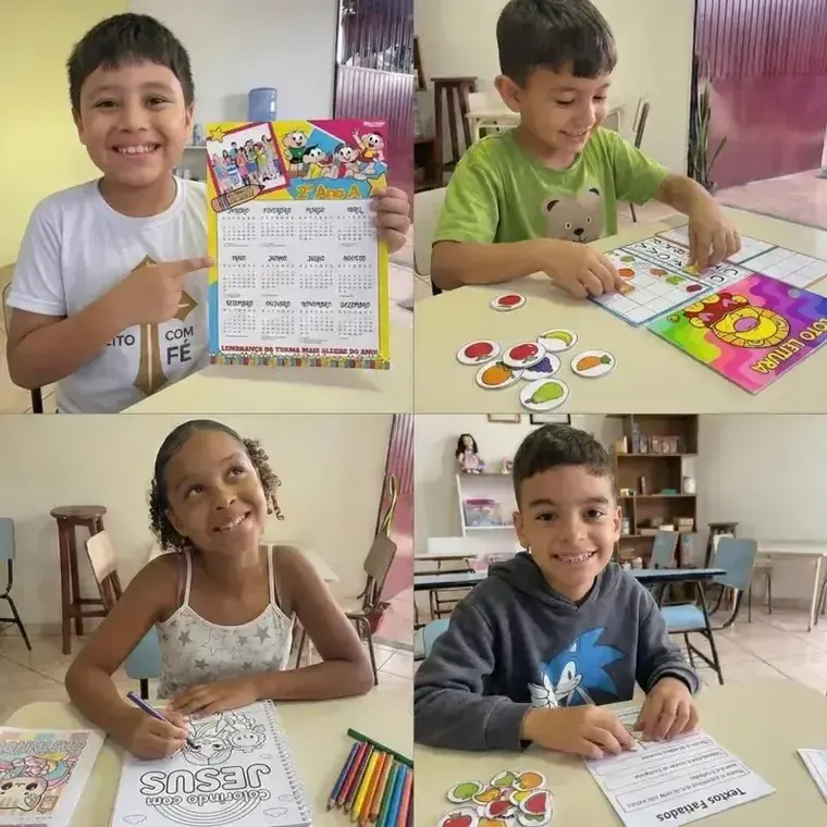 Crianças utilizando atividades e materiais pedagógicos do Portal da Pedagogia